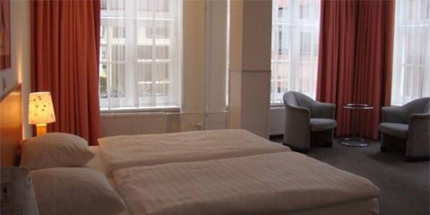 Hotel RHO